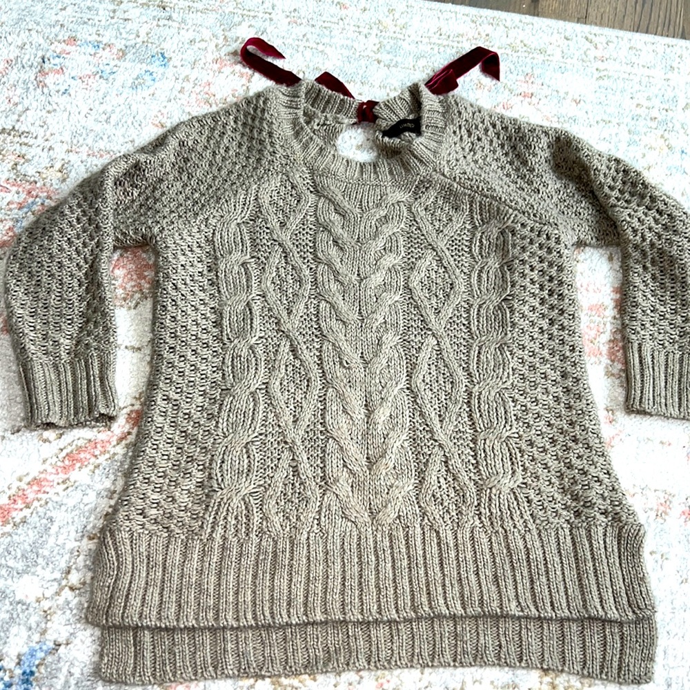 The Limited. Size XS. Taupe sweater